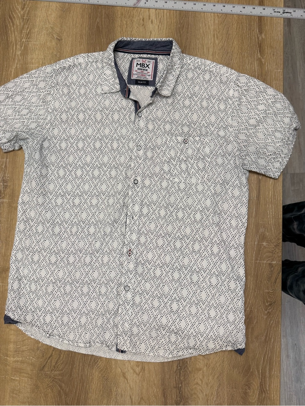 White Short-Sleeve Geometric Button-Down Shirt